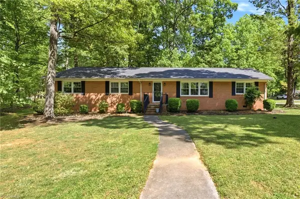 504 N Greenbriar Street, Liberty, NC 27298