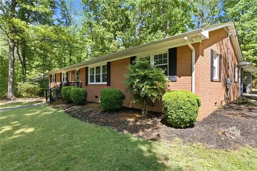 504 N Greenbriar Street, Liberty, NC 27298 - #2