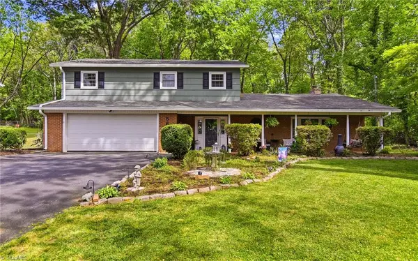 5629 Stoneman Place, Pfafftown, NC 27040