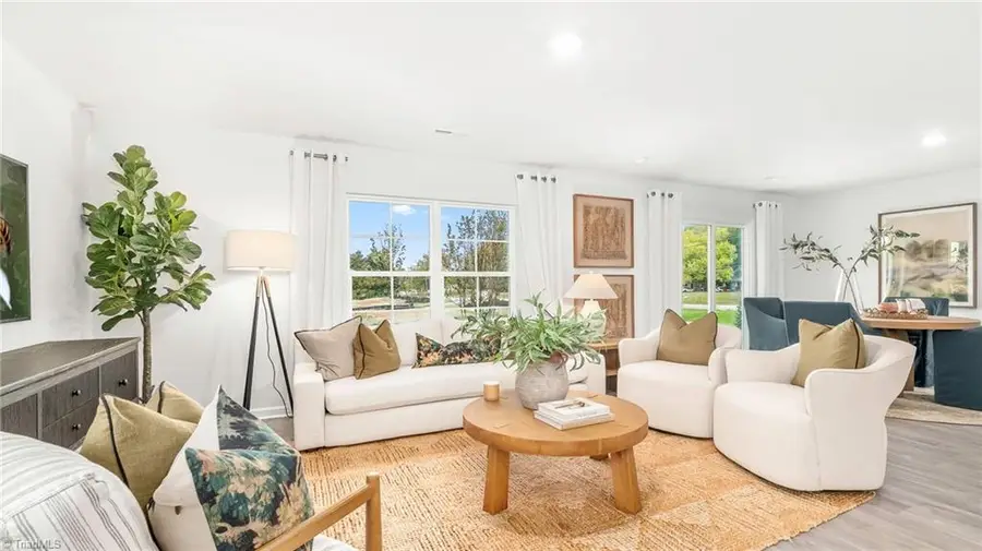 119 Beechwood Circle, Thomasville, NC 27360 - #2