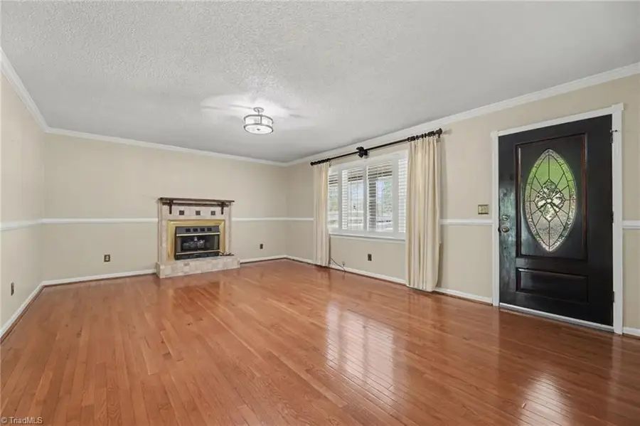 1362 Us Highway 311 N, Walnut Cove, NC 27052 - #3