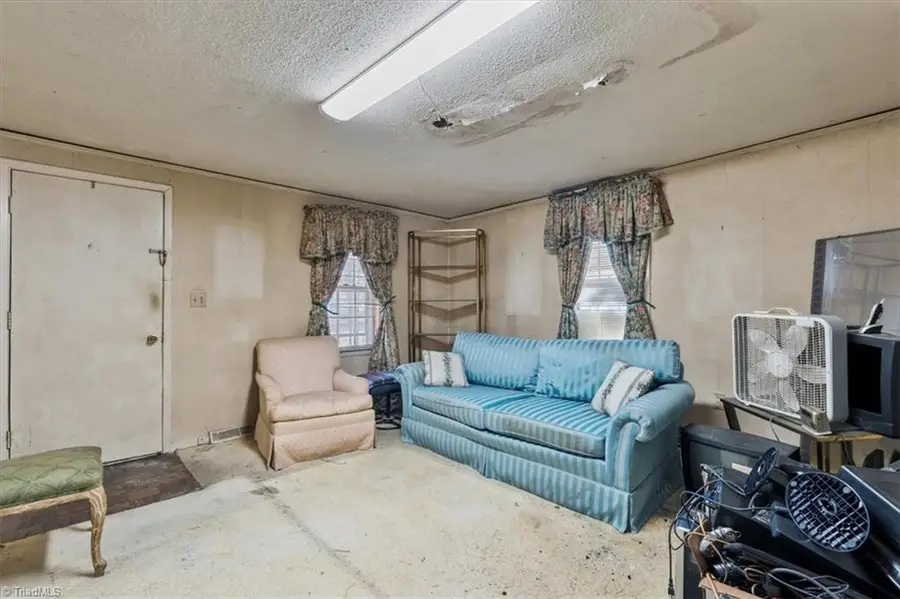 130 Albertson Road, Thomasville, NC 27360 - #3