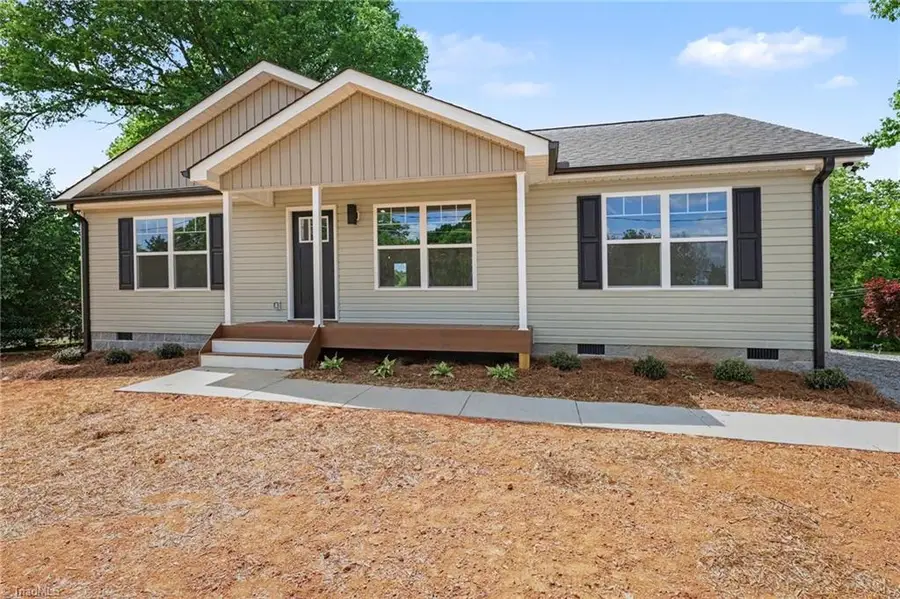 407 Park Street, Randleman, NC 27317 - #3