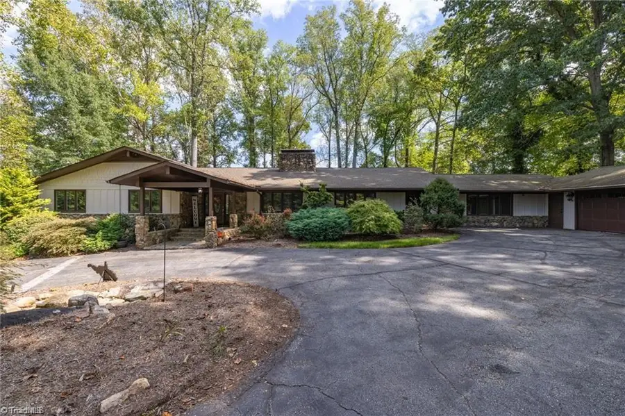 3301 Forsyth Drive, Greensboro, NC 27407 - #3