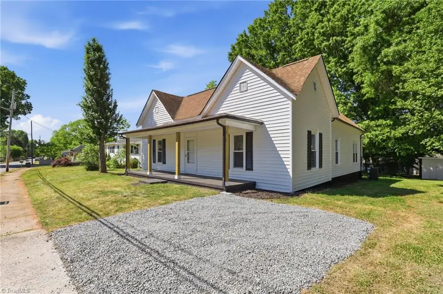 630 Davis Avenue, Newton, NC 28658 - #3