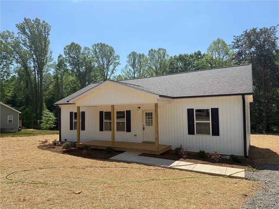 315 N Oakland Avenue, Eden, NC 27288 - #2