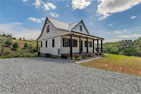 1518 Moxley Ridge, Galax, NC 28675