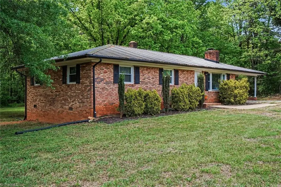 371 Sharon School Road, Statesville, NC 28677 - #3