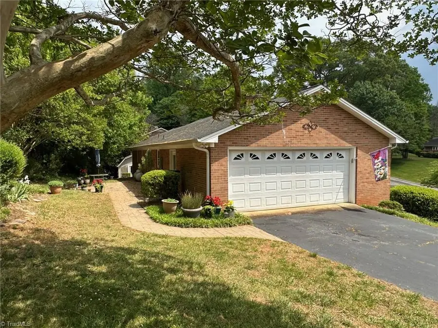 156 Greenwood Avenue, Elkin, NC 28621 - #2