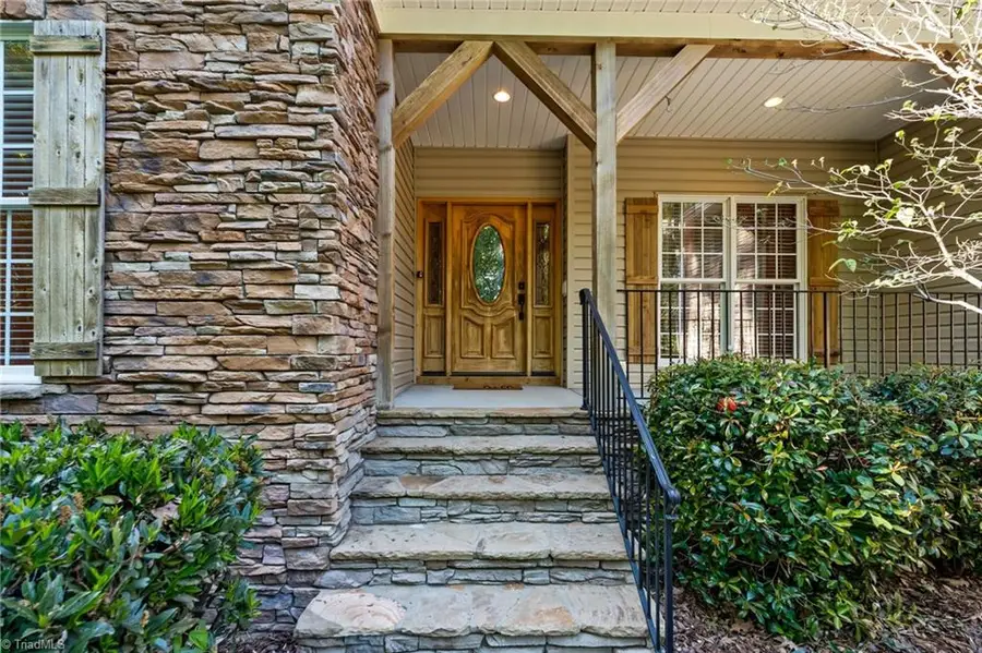 3321 Lower Lake Road, Thomasville, NC 27360 - #3