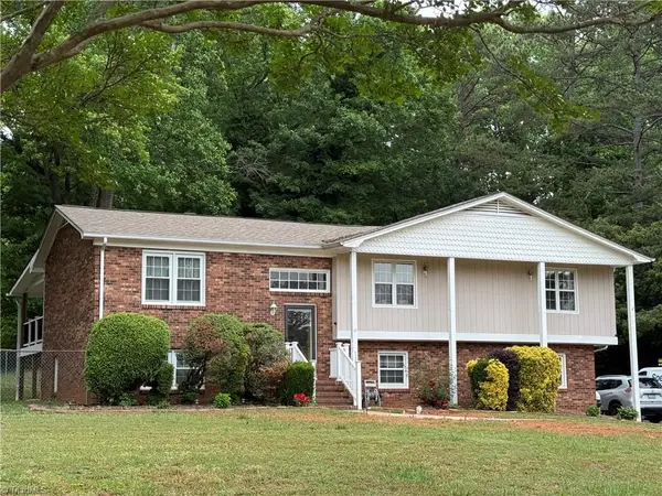 2335 Crestview Way, Winston-Salem, NC 27103