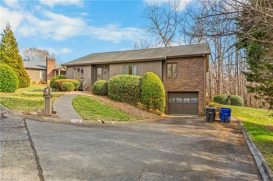 321 Bexley Drive, Winston Salem, NC 27104 - #2
