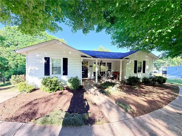 126 Auburn Avenue, Elkin, NC 28621
