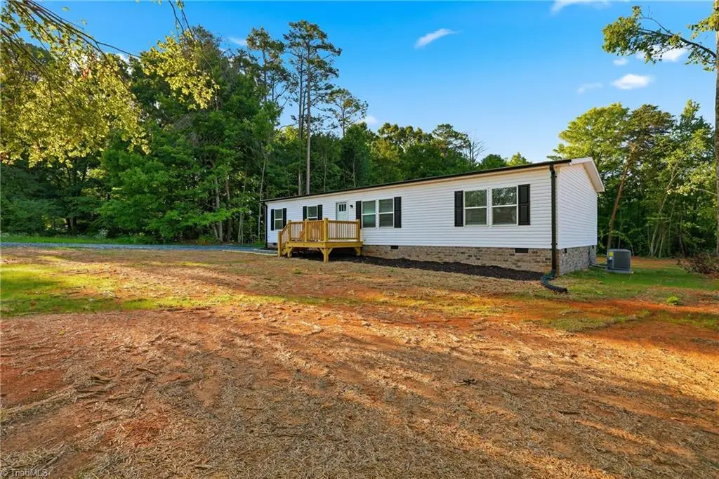 4425 Old Us Highway 421, Hamptonville, NC 27020 - #1