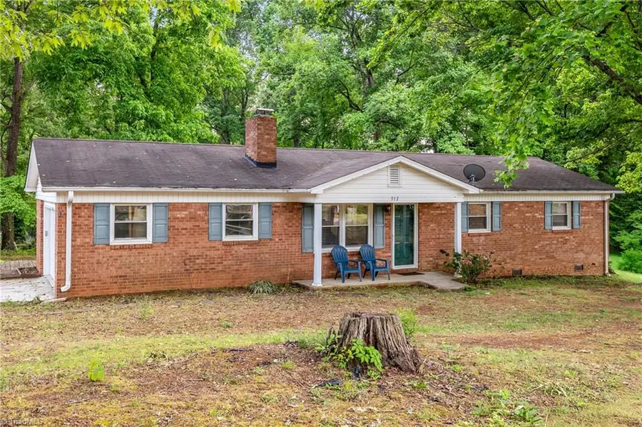 312 Tanbark Lane, Kernersville, NC 27284 - #2