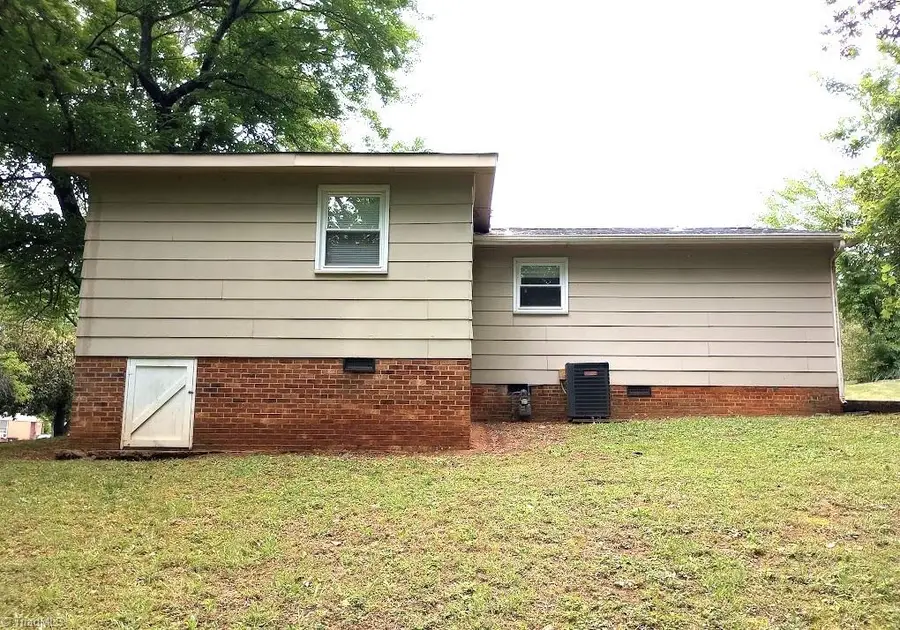 1036 Shalimar Drive, Winston Salem, NC 27107 - #3
