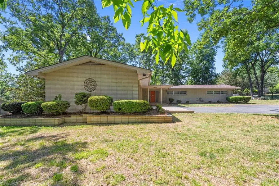 2220 Lakeview Terrace, Burlington, NC 27215 - #2