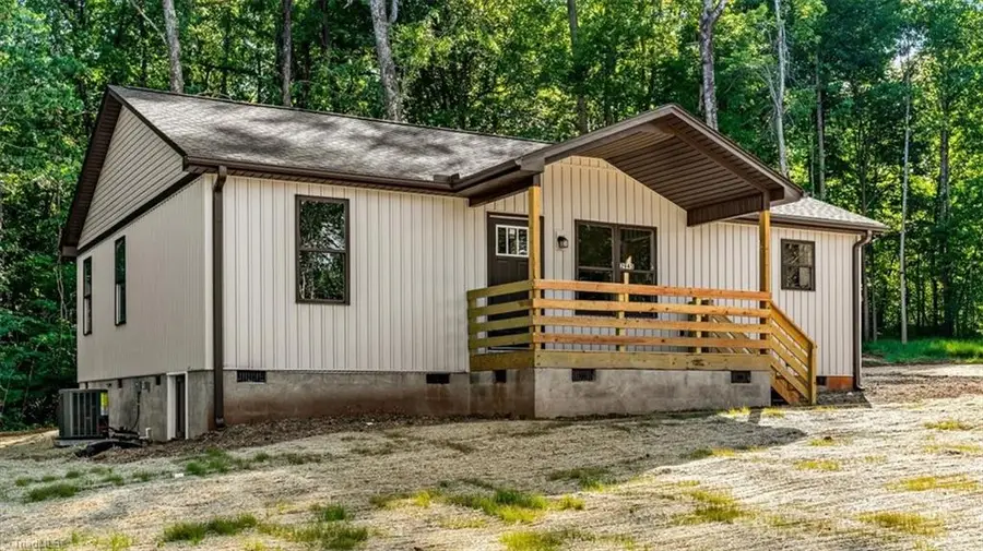 2945 Little Creek Drive, Thomasville, NC 27360 - #3