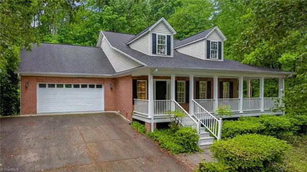 112 Smith Branch Court, Kernersville, NC 27284
