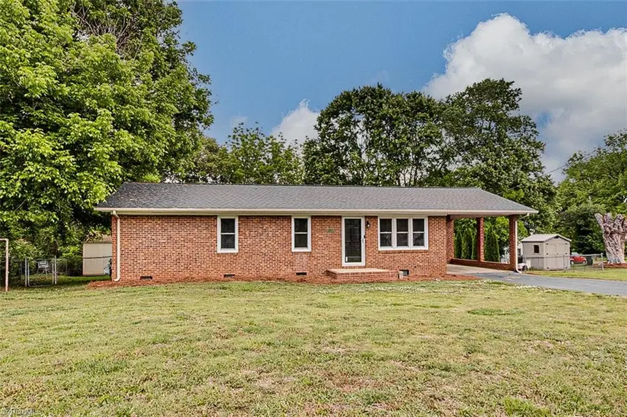 207 E Academy Street, Randleman, NC 27317 - #2