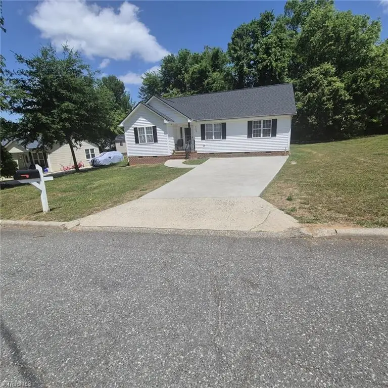 2708 Grimsley Street, Greensboro, NC 27403 - #3