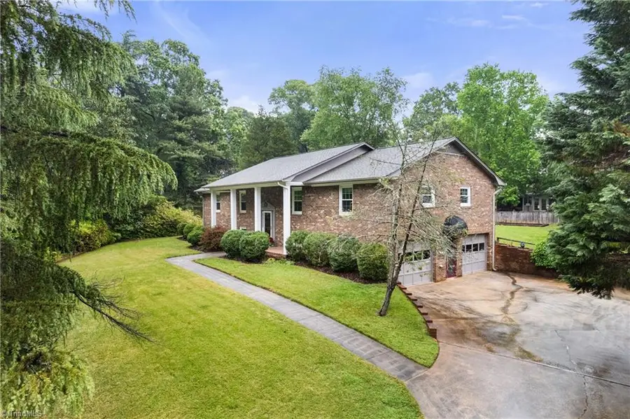 289 Flintshire Road, Winston Salem, NC 27104 - #2