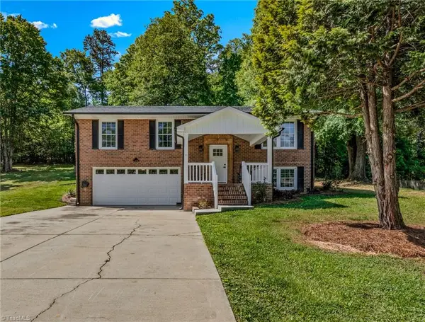 117 Kingswood Place Drive, Walnut Cove, NC 27052