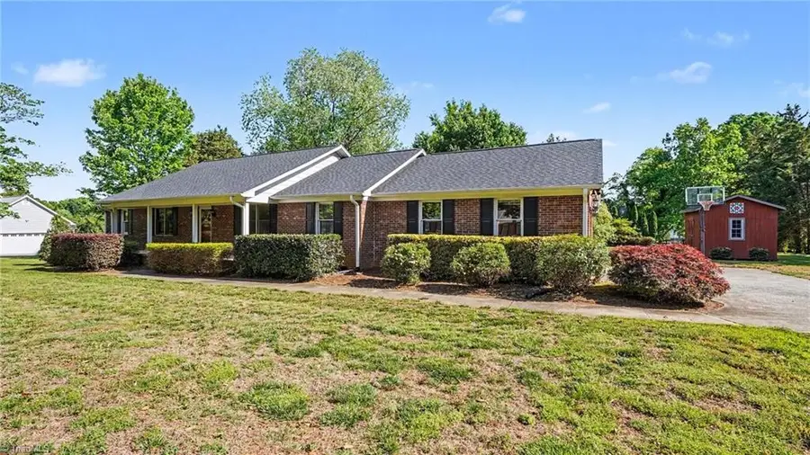4526 Fence Drive, Greensboro, NC 27409 - #3