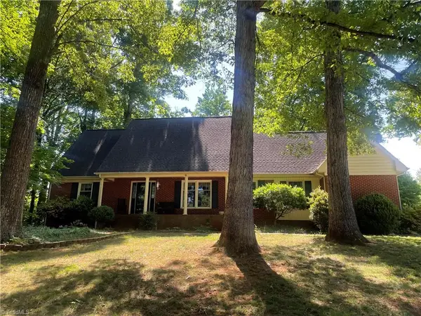 907 Branchwood Drive, Kernersville, NC 27284