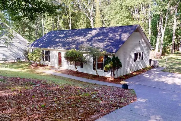 5308 Westrock Drive, Pfafftown, NC 27040