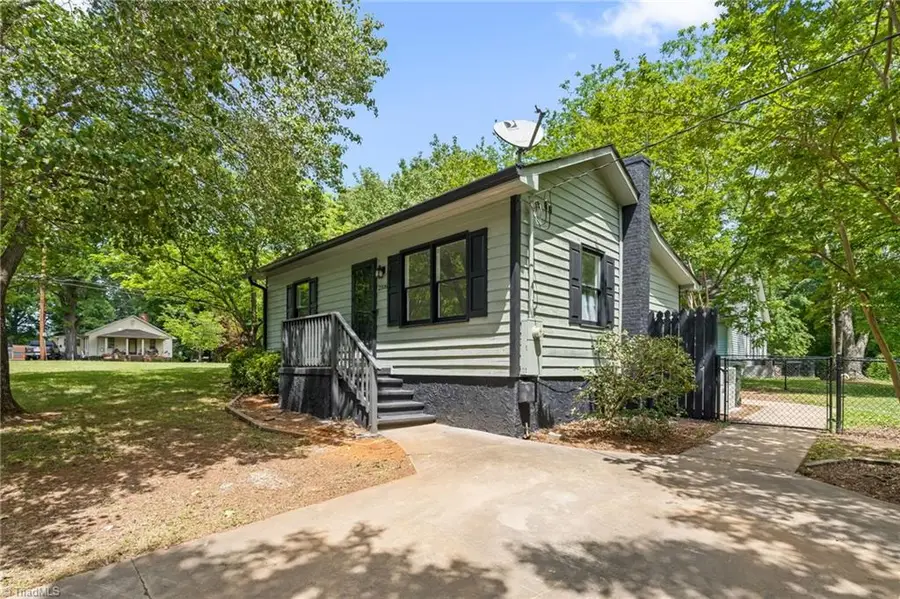 2106 Joseph Street, Burlington, NC 27215 - #2