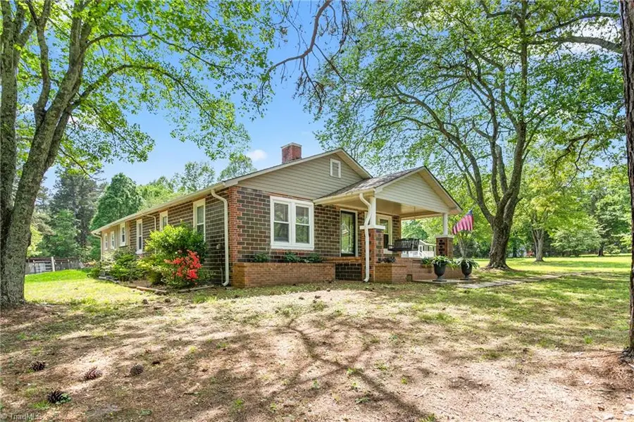 914 Nc Highway 62 E, Pleasant Garden, NC 27313 - #3