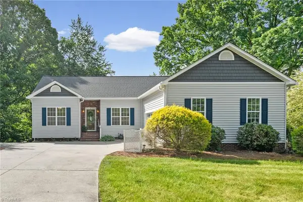 26 Robinhood Circle, Winston-Salem, NC 27106