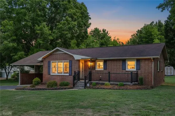 818 Grand Oaks Drive, Eden, NC 27288