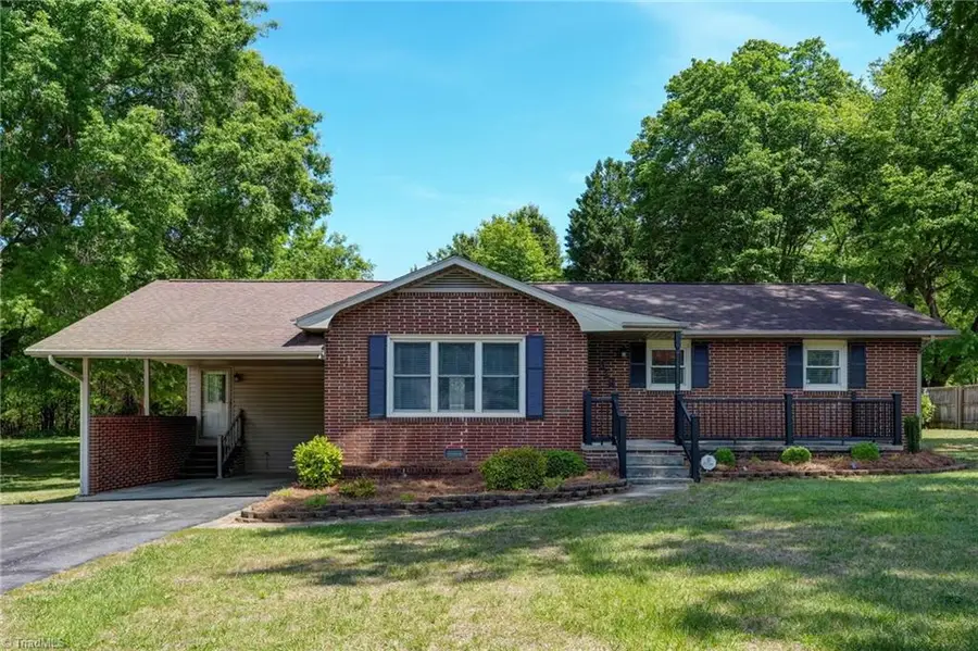 818 Grand Oaks Drive, Eden, NC 27288 - #3