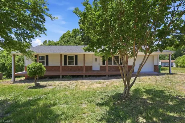 4237 Valley Circle, Thomasville, NC 27360