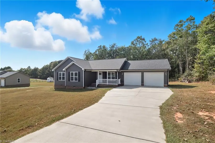 324 Carriage Trace Lane, Lexington, NC 27295 - #2
