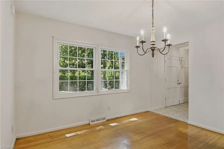 2621 W Woodlyn Way, Greensboro, NC 27407 - #3