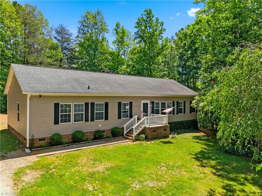 488 Pauls Airport Road, Thomasville, NC 27360 - #1