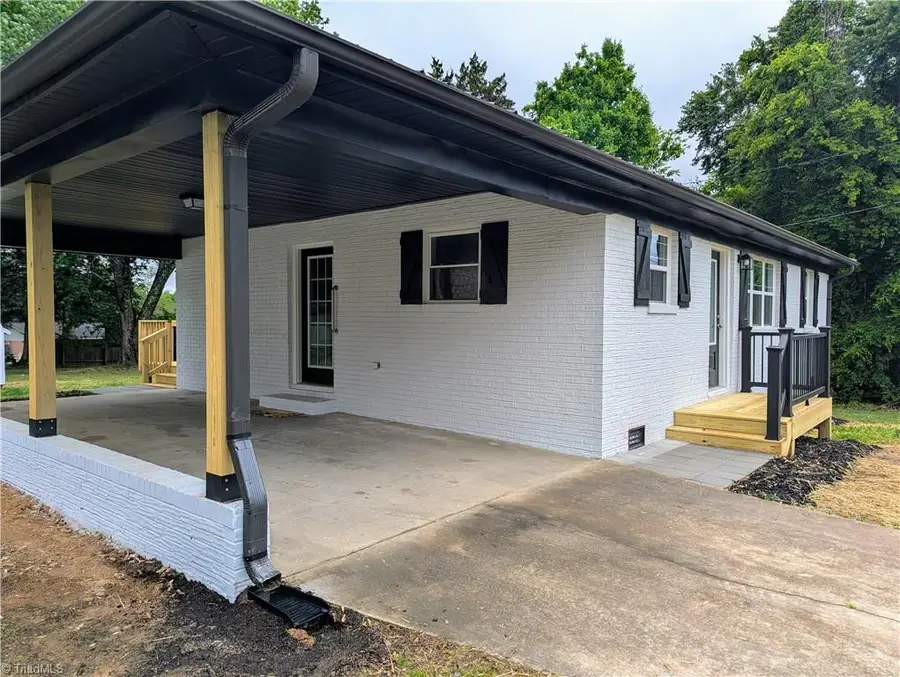 1892 Lake Road, Thomasville, NC 27360 - #3
