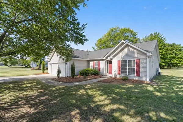 6121 Hickory Creek Road, Winston-Salem, NC 27107