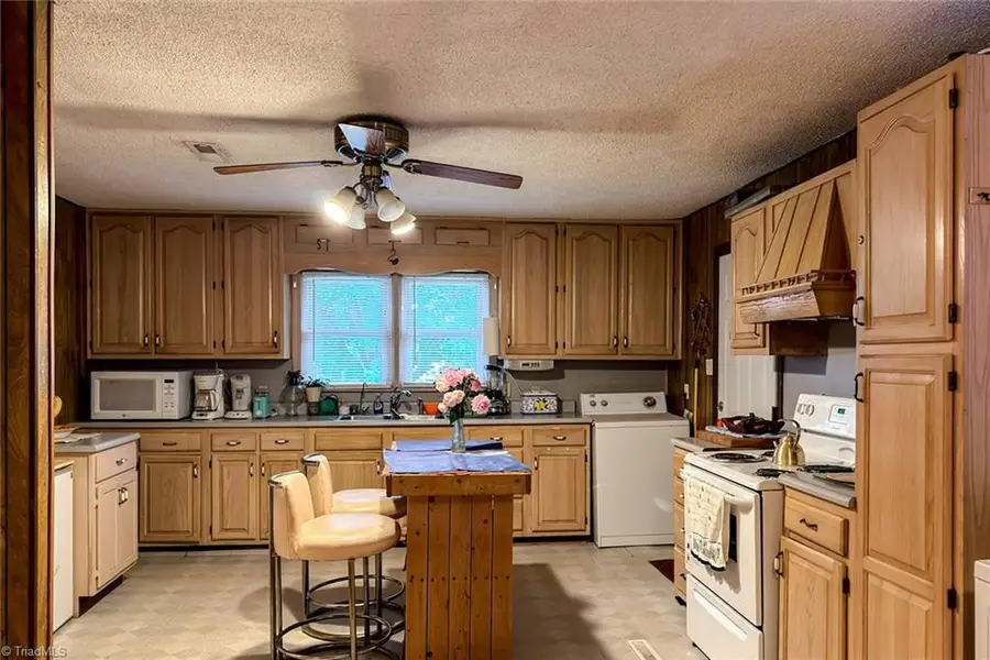 1007 E Brookline Street, Winston Salem, NC 27107 - #3