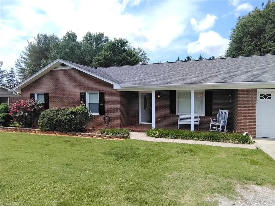 159 Cedar Knoll Drive, Mount Airy, NC 27030 - #3