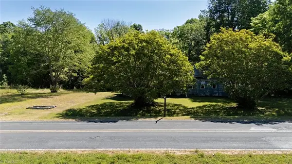 1305 Bridgepoint Road, Greensboro, NC 27405