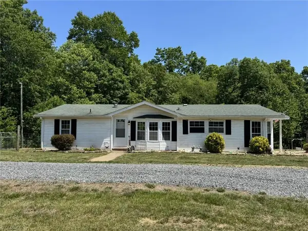 3028 Quaker Church Road, Pinnacle, NC 27043