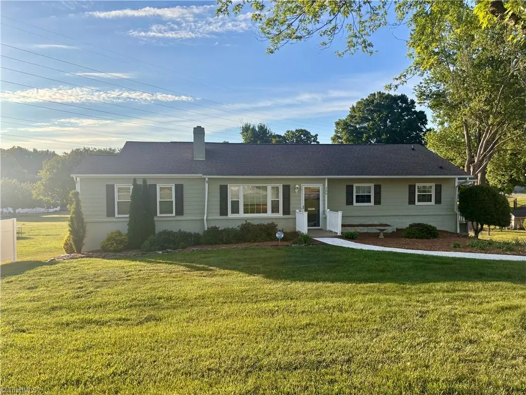 590 N Peace Haven Road, Winston Salem, NC 27104 - #1