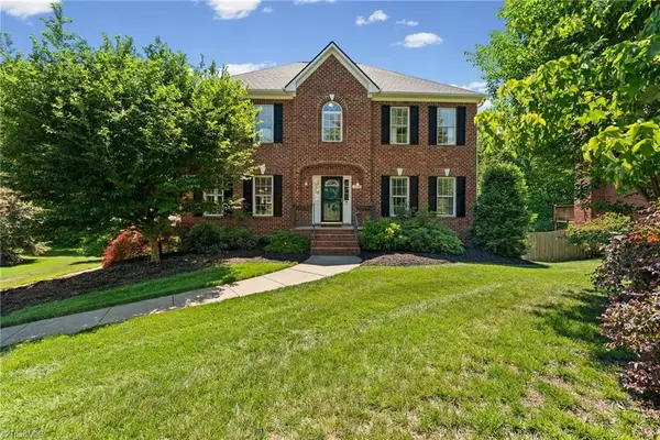 220 Lake Dale Court, Clemmons, NC 27012