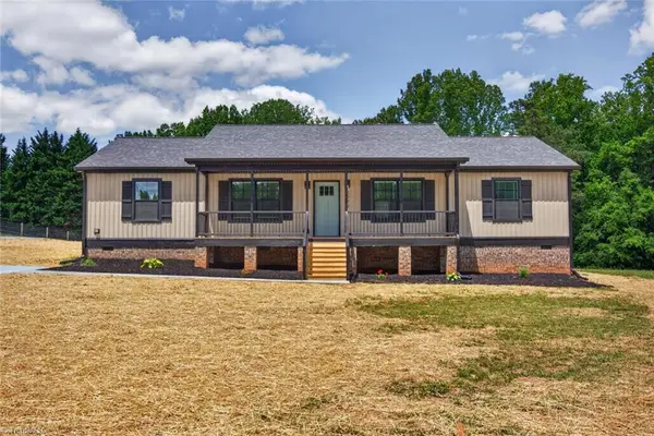 2979 Durant Drive, Winston-Salem, NC 27107