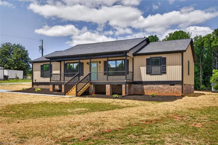 2979 Durant Drive, Winston Salem, NC 27107 - #2