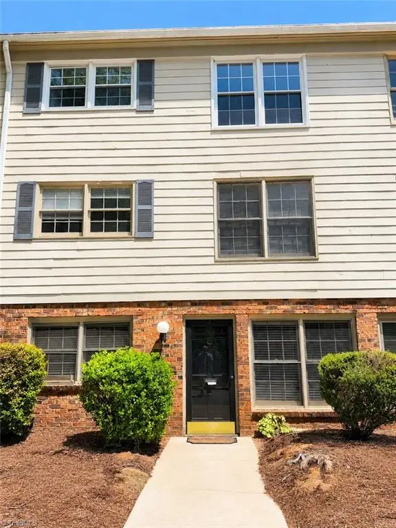 2804 Carriage Drive #E, Winston-Salem, NC 27106